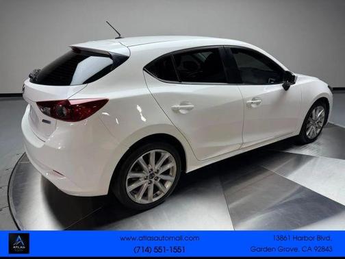 Snowflake White Pearl Metallic 2017 Mazda Mazda3 Touring