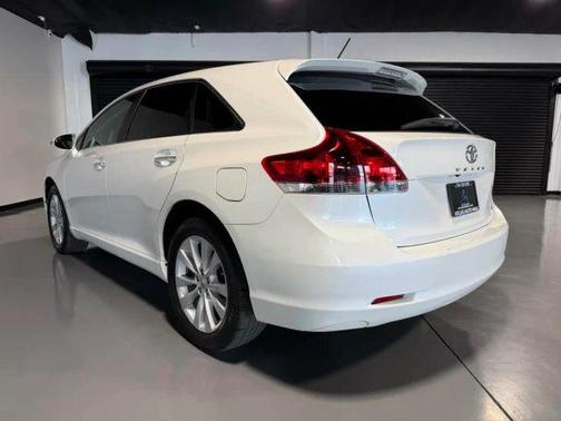 White 2013 Toyota Venza XLE