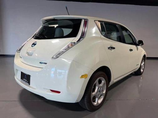 Glacier Pearl 2012 Nissan Leaf SV