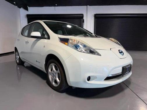 Glacier Pearl 2012 Nissan Leaf SV