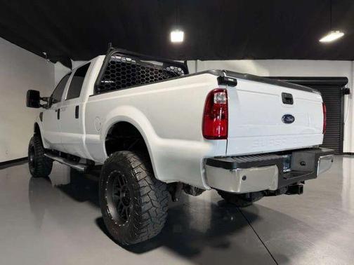 White 2009 Ford F-250 Lariat