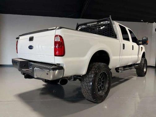 White 2009 Ford F-250 Lariat