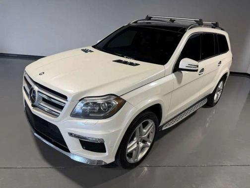 White 2015 Mercedes-Benz GL-Class GL 550 4MATIC