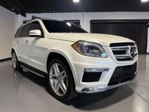 White 2015 Mercedes-Benz GL-Class GL 550 4MATIC