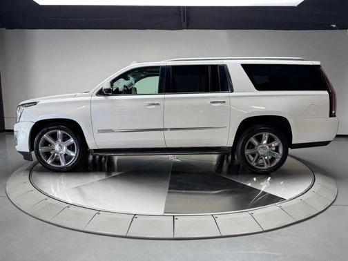 2016 Cadillac Escalade ESV Luxury