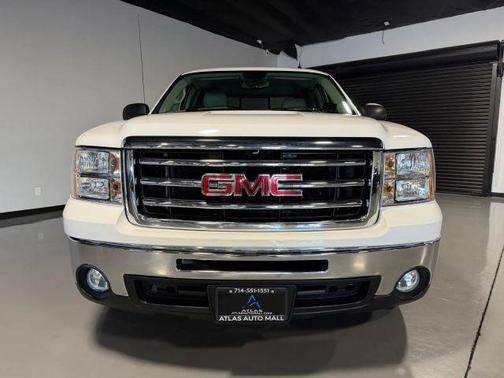 White 2013 GMC Sierra 1500 SLE