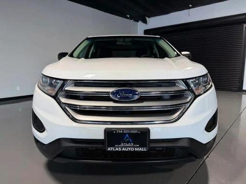 White 2018 Ford Edge SE