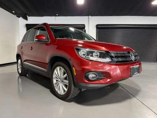 Red 2013 Volkswagen Tiguan SEL