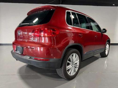 Red 2013 Volkswagen Tiguan SEL