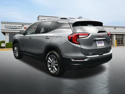 Sterling Metallic 2024 GMC Terrain SLT
