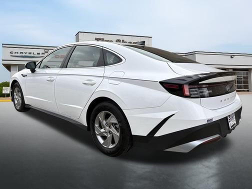 2025 Hyundai SONATA SE