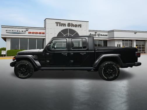 Black Clearcoat 2021 Jeep Gladiator Willys 4x4