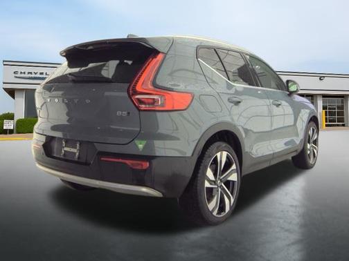Thunder Grey Metallic 2023 Volvo XC40 B5 Plus Bright Theme