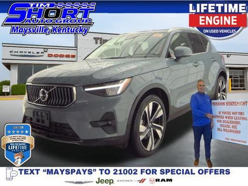 Thunder Grey Metallic 2023 Volvo XC40 B5 Plus Bright Theme