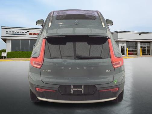 Thunder Grey Metallic 2023 Volvo XC40 B5 Plus Bright Theme