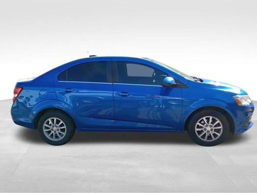 2020 Chevrolet Sonic FWD Sedan LT