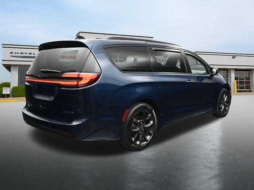 Fathom Blue Pearlcoat 2025 Chrysler Pacifica Limited