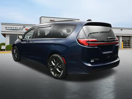 Fathom Blue Pearlcoat 2025 Chrysler Pacifica Limited