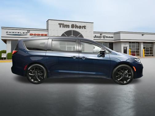 Fathom Blue Pearlcoat 2025 Chrysler Pacifica Limited