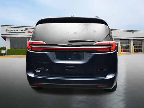 Fathom Blue Pearlcoat 2025 Chrysler Pacifica Limited