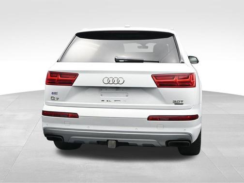 Glacier White 2018 Audi Q7 3.0T Prestige