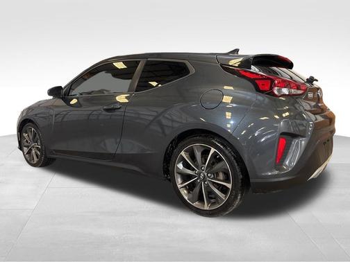 2020 Hyundai Veloster 2