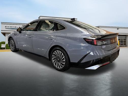 2025 Hyundai SONATA Hybrid SE