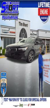 2025 Volvo XC40 B5 Core Bright Theme