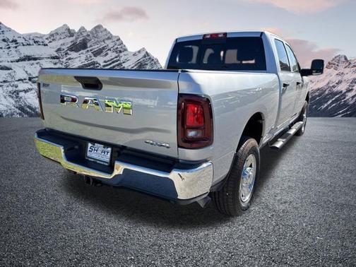 2026 RAM 2500 Tradesman Crew Cab 4x4 6'4' Box