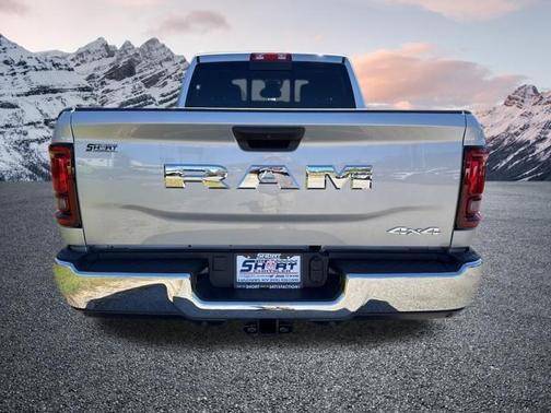 2026 RAM 2500 Tradesman Crew Cab 4x4 6'4' Box