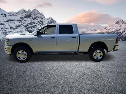 2026 RAM 2500 Tradesman Crew Cab 4x4 6'4' Box