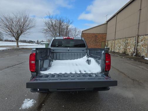 Satin Steel Metallic 2021 Chevrolet Colorado LT