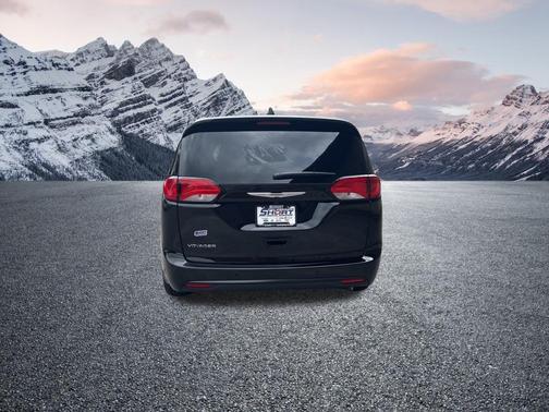 2025 Chrysler Voyager LX