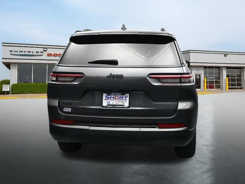 Baltic Gray Metallic Clearcoat 2025 Jeep Grand Cherokee L Altitude