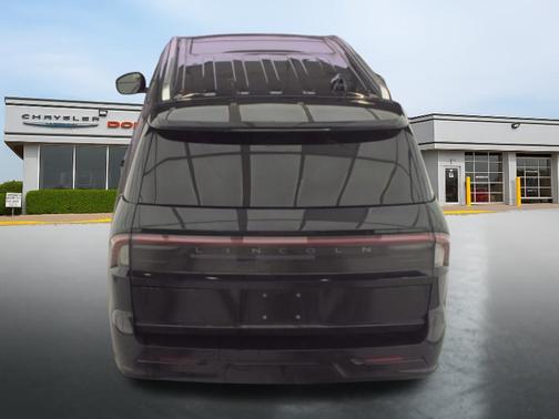 Black Metallic 2025 Lincoln Navigator Reserve