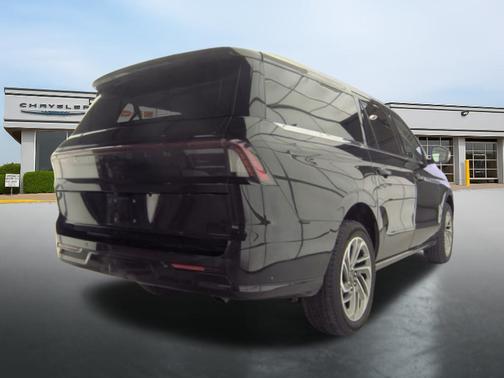 Black Metallic 2025 Lincoln Navigator Reserve