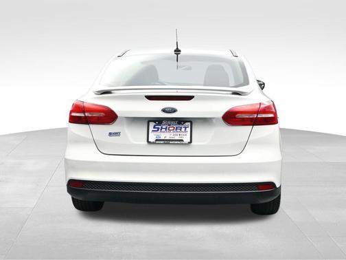 Oxford White 2016 Ford Focus SE