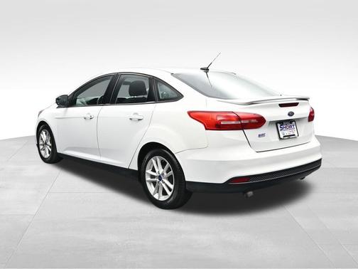 Oxford White 2016 Ford Focus SE