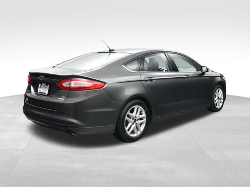Ruby Red Metallic Tinted Clearcoat 2016 Ford Fusion SE