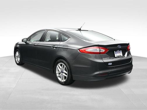 Ruby Red Metallic Tinted Clearcoat 2016 Ford Fusion SE