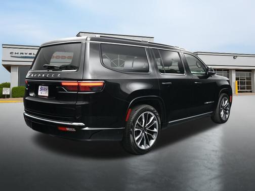 Diamond Black Crystal Pearlcoat 2025 Jeep Wagoneer Series III 4x4