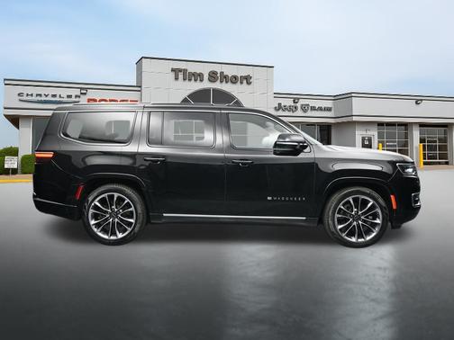 Diamond Black Crystal Pearlcoat 2025 Jeep Wagoneer Series III 4x4
