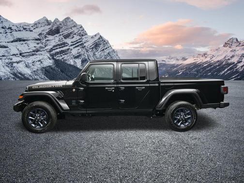 Black Clearcoat 2026 Jeep Gladiator 85th Anniversary Edition