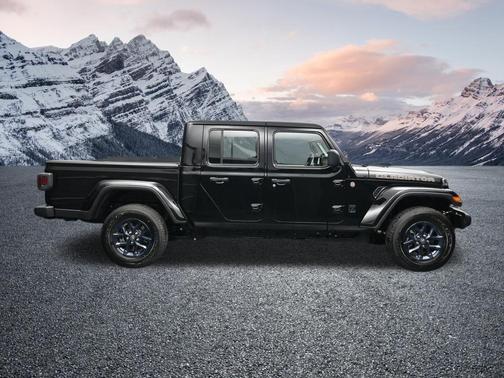 Black Clearcoat 2026 Jeep Gladiator 85th Anniversary Edition