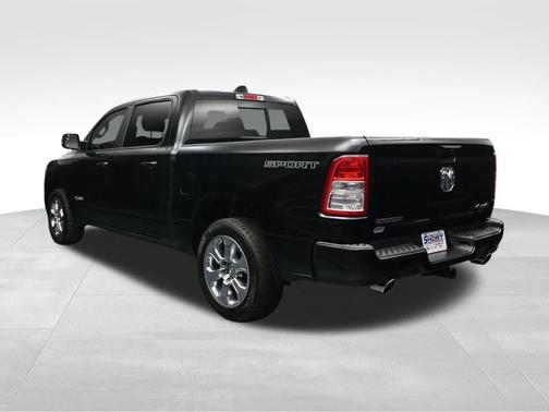 Diamond Black Crystal Pearlcoat 2023 RAM 1500 Big Horn/Lone Star