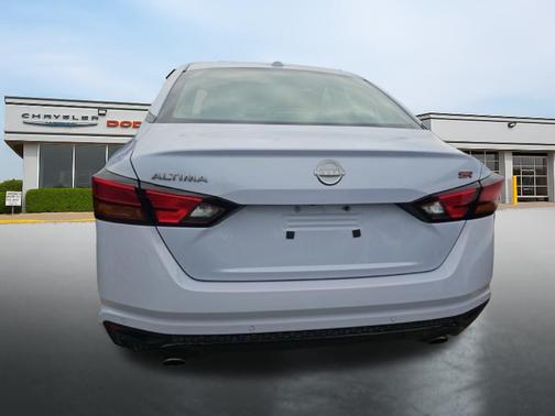 2024 Nissan Altima SR FWD