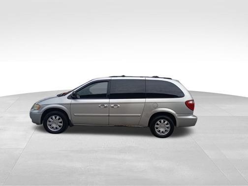2005 Chrysler Town & Country Touring