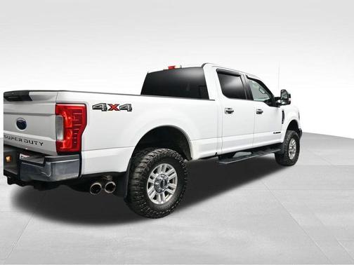 Oxford White 2019 Ford F-250 XLT