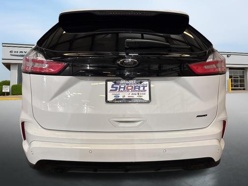 Oxford White 2022 Ford Edge SE