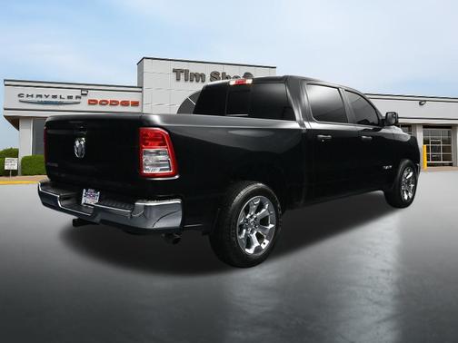 Diamond Black Crystal Pearlcoat 2023 RAM 1500 Big Horn/Lone Star